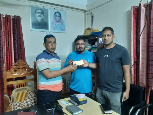 হারানো মোবাইল উদ্ধার করায় তার কাজ!