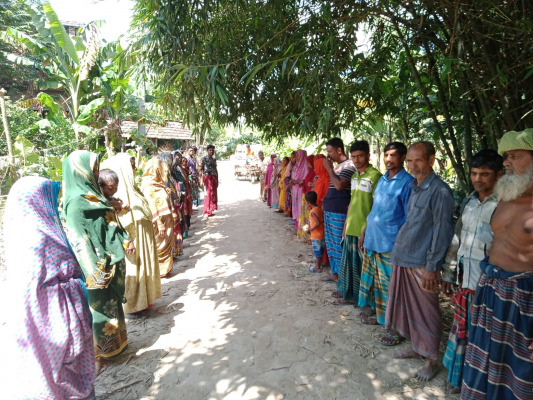 জীবননগরে ‘মিথ্যা’ নারী নির্যাতন মামলার প্রতিবাদে মানববন্ধন