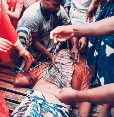 গাংনীতে পাখিভ্যান উল্টে বাবা নিহত, ছেলে আহত