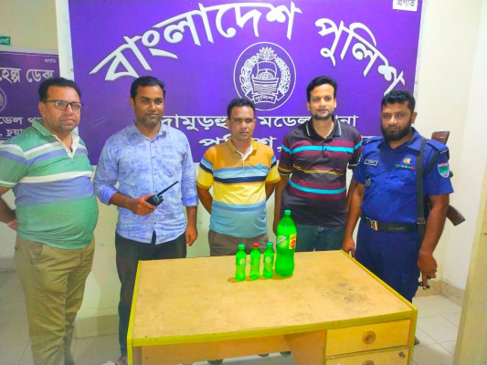 দামুড়হুদার কার্পাসডাঙ্গায় বাংলা মদসহ যুবক আটক