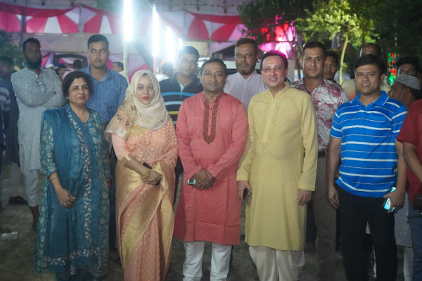 এখানে সব ধর্মের মানুষেরই সমাগম অসাম্প্রদায়িক চেতনার ম্যাসেজ দেয়