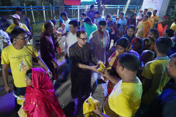 নগর কীর্তন ও প্রসাদ বিতরণের মধ্যদিয়ে শেষ হলো মহানামযজ্ঞ