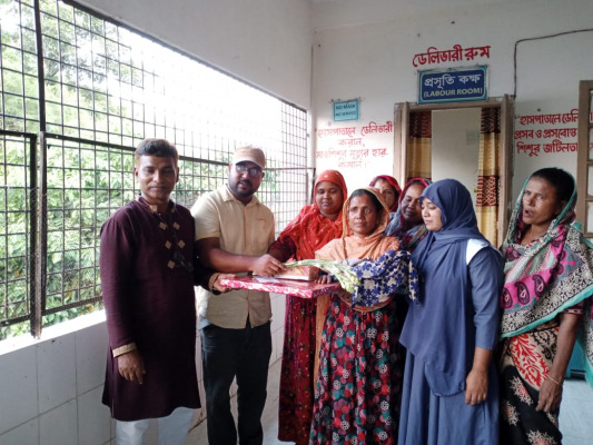 সাংবাদিক আহমেদ পিপুলের জন্মদিন উপলক্ষে চুয়াডাঙ্গায় নবজাতকদের মধ্যে উপহার বিতরণ
