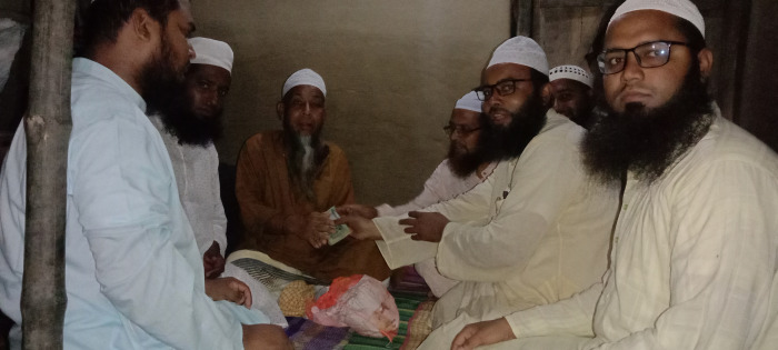 গরীব মুমূর্ষু রোগীকে আর্থিক অনুদান প্রদান করল জীবননগর ওলামা পরিষদ