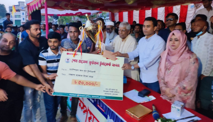 আলমডাঙ্গায় শেখ রাসেল ফুটবল টুর্নামেন্টের ফাইনাল খেলায় এমপি ছেলুন জোয়ার্দ্দার