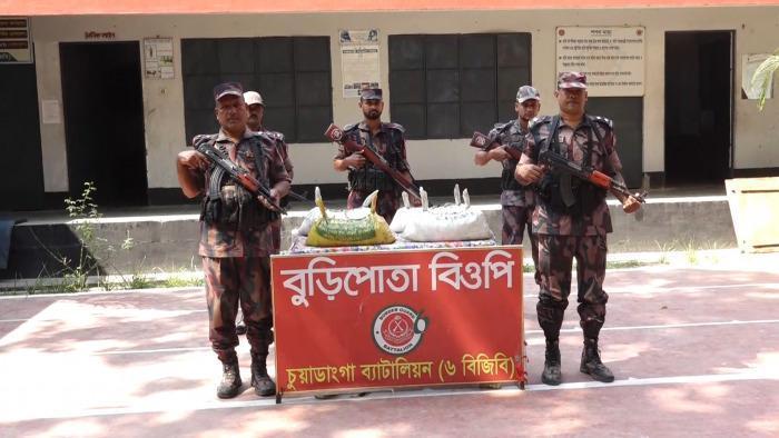 মেহেরপুরের সীমান্ত থেকে সীসা উদ্ধার