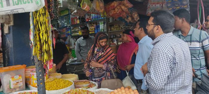 চুয়াডাঙ্গায় চিনির বাজার মনিটরিংয়ে মাঠে প্রশাসন