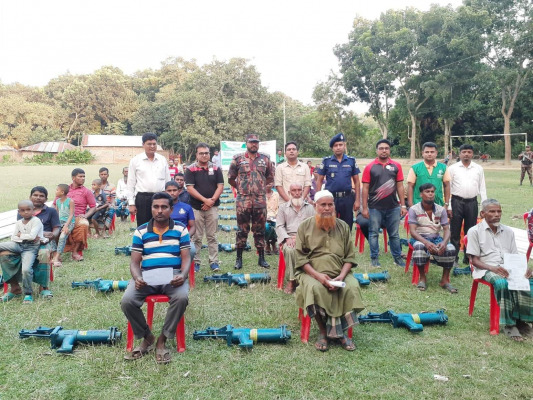 ঝিনাইদহে বিনামূল্যে টিউবওয়েল বিতরণ