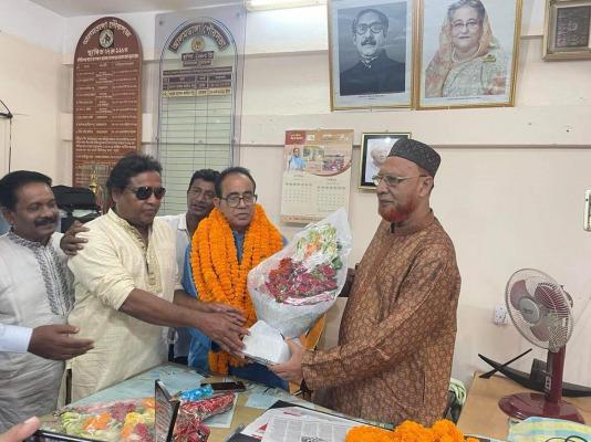 আলমডাঙ্গায় সংবর্ধনা গ্রহণকালে জেলা পরিষদের নবনির্বাচিত চেয়ারম্যান মনজু