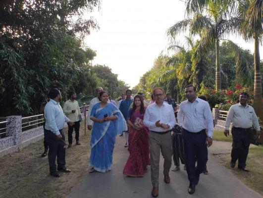 কার্পাসডাঙ্গার ডিসি ইকোপার্ক পরিদর্শন করলেন খুলনা বিভাগীয় কমিশনার জিল্লুর রহমান চৌধুরী