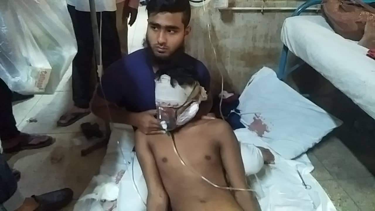 আমঝুপিতে সড়ক দুর্ঘটনায় দুই মাদ্রাসা ছাত্র আহত