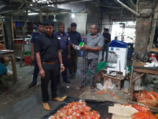 চুয়াডাঙ্গায় দুই প্রতিষ্ঠানকে ৩৩ হাজার টাকা জরিমানা