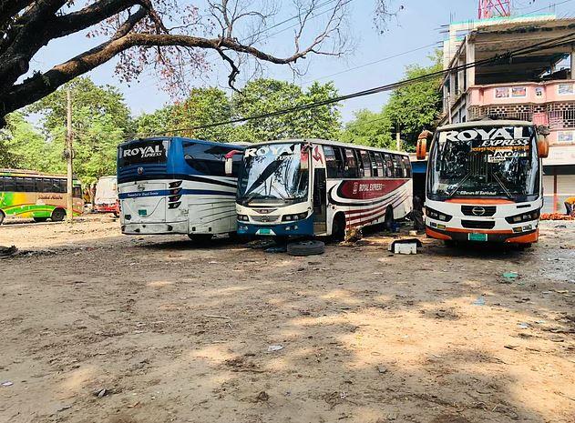 চুয়াডাঙ্গা থেকে রাজধানী ঢাকাসহ আটটি রুটের বাস চলাচল বন্ধ