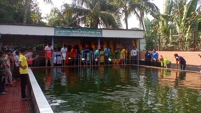 চুয়াডাঙ্গা শিশু-কিশোর সাঁতার প্রশিক্ষণ কেন্দ্রে সাঁতার প্রতিযোগিতা ও পুরস্কার বিতরণ সম্পন্ন