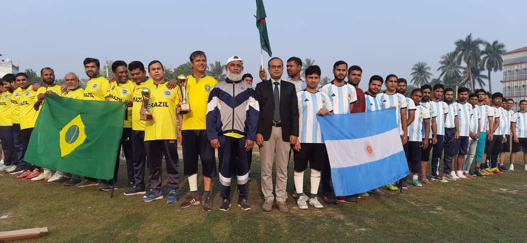 চুয়াডাঙ্গা অগ্রণী ব্যাংকের কর্মকর্তা ও কর্মচারীদের আর্জেন্টিনা ও ব্রাজিল সমর্থক