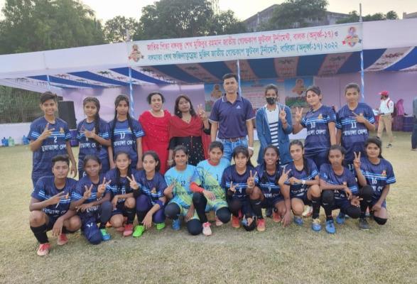 বঙ্গমাতা ফুটবল প্রতিযোগিতায় চুয়াডাঙ্গা অনূর্ধ্ব ১৭ নারী ফুটবল দল বিভাগীয় পর্যায়ের ফাইনালে উন্নীত
