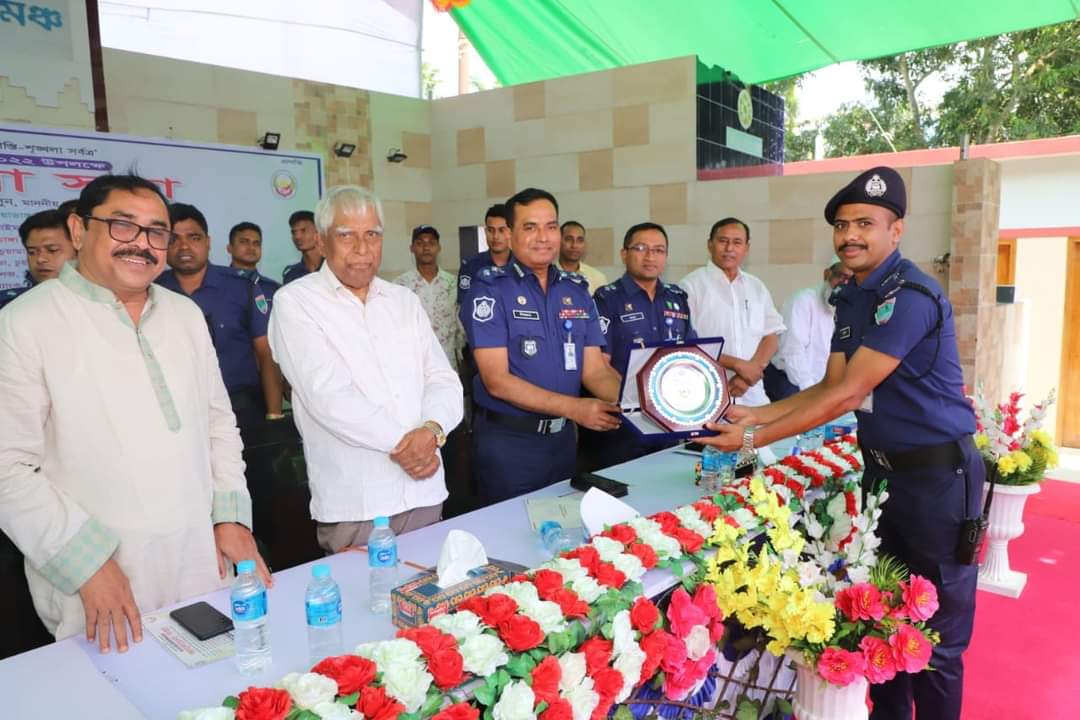 চুয়াডাঙ্গার শ্রেষ্ঠ কমিউনিটি পুলিশিং কর্মকর্তা হলেন এসআই মেফাউল হাসান