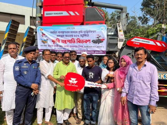 কৃষকদের মাঝে ৫০ শতাংশ ভর্তুকি মূল্যে কৃষি যন্ত্রপাতি বিতরণ