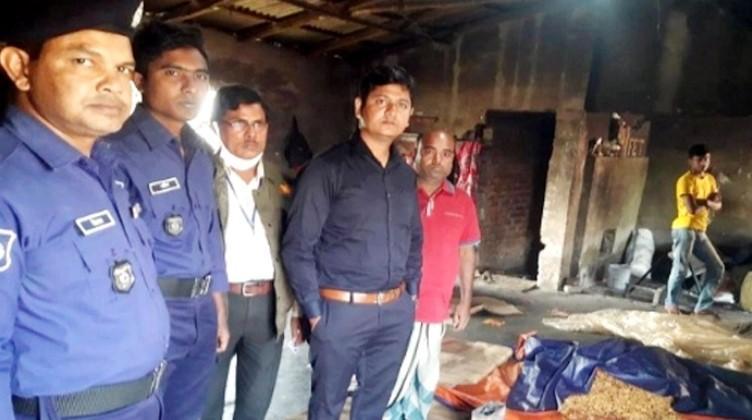 মেহেরপুরে অনুমোদন ছাড়াই প্যাকেটে বিএসটিআইয়ের লোগো ব্যবহার