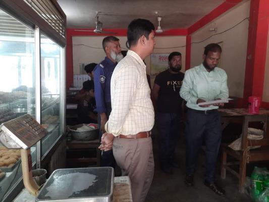 জেহালা বাজারে ভোক্তা অধিকার সংরক্ষণ অধিদপ্তরের অভিযান