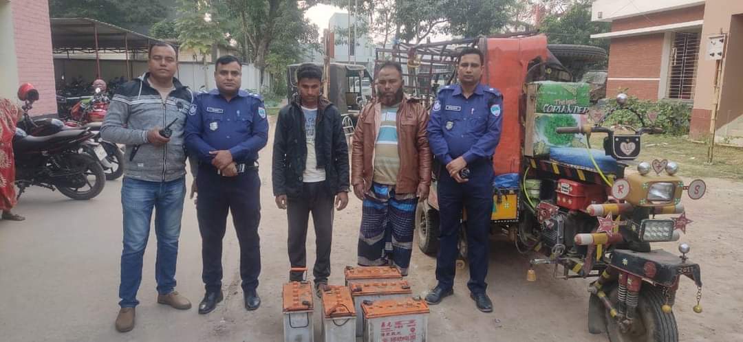 চুয়াডাঙ্গায় চুরি হওয়া ইজিবাইকের খণ্ড অংশ উদ্ধার, দুজন আটক