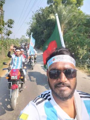 আন্দুলবাড়ীয়ায় আর্জেন্টিনা সমর্থকদের মোটরসাইকেল শোভাযাত্রা