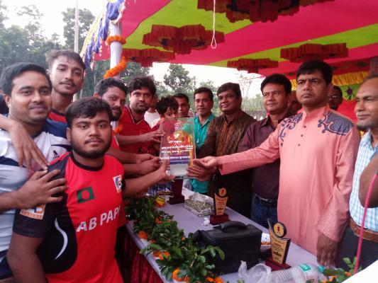 ডিঙ্গেদহে ফুটবল টুর্নামেন্টের ফাইনাল ও পুরস্কার বিতরণ অনুষ্ঠিত