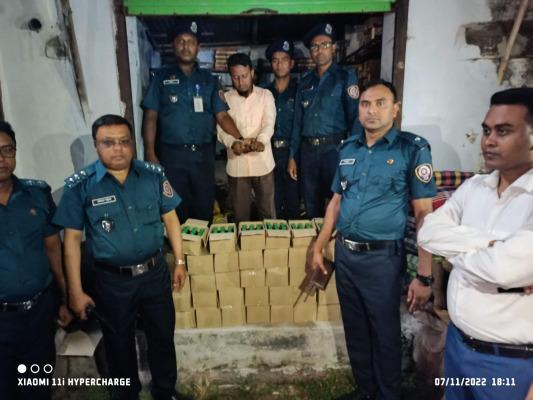 আলমডাঙ্গায় প্রায় ৫ শ বোতল মাদকসহ মাদক ব্যবসায়ী আটক