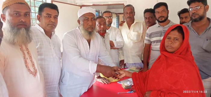 দর্শনায় আন্তঃজেলা ট্রাক-ট্রাংকলরি শ্রমিক ইউনিয়নের উদ্যোগে মৃত শ্রমিকদের পরিবারের মাঝে অনুদান প্রদান