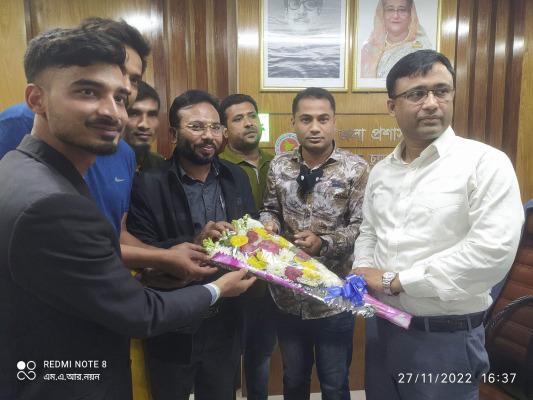 জীবননগর মানবিক সংগঠনের পক্ষ থেকে নবাগত ইউএনওকে ফুলেল শুভেচ্ছা
