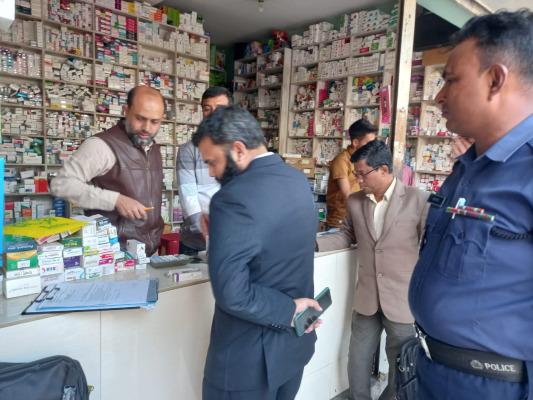 চুয়াডাঙ্গায় ভ্রাম্যমাণ আদালতে তিন ফার্মেসিতে জরিমানা