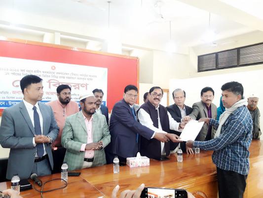 জীবননগর উপজেলার বিভিন্ন মসজিদ, মাদরাসা ও মন্দির উন্নয়নে আর্থিক চেক প্রদান