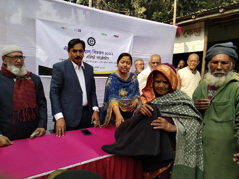দর্শনায় শীর্তাথ মানুষের মাঝে শীতবস্ত্র বিতরণ