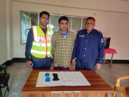 আলমডাঙ্গায় ১০২ পিস ইয়াবাসহ মাদক ব্যবসায়ী আটক