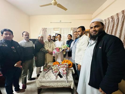 আজাদুল ইসলাম আজাদকে ফুলেল শুভেচ্ছা জানালেন এমপি টগর, আসাদুল বিশ্বাস ও জিপু চৌধুরীসহ নেতাকর্মীরা