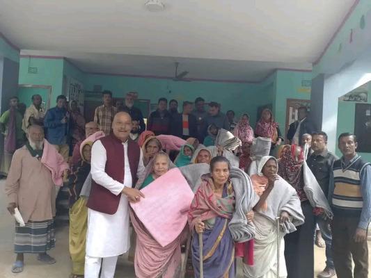 কার্পাসডাঙ্গা ইউনিয়ন পরিষদের উদ্যোগে শীতবস্ত্র বিতরণ