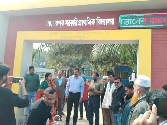 সংবাদ প্রকাশের পর কোমরপুর সরকারি প্রাথমিক বিদ্যালয়ের প্রবেশ পথের প্রাচীর অপসারণ