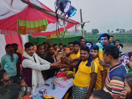 বিজয় দিবস উপলক্ষে মোমিনপুরে ক্রীড়া প্রতিযোগিতা ও পুরস্কার বিতরণ অনুষ্ঠিত