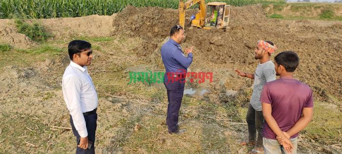 দামুড়হুদায় ভ্রাম্যমাণ আদালতে মাটি বিক্রেতাকে জরিমানা