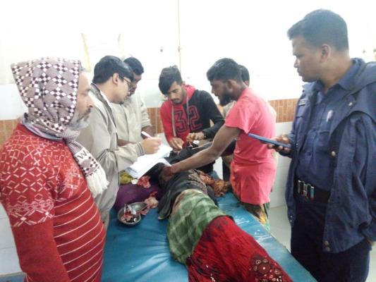 চুয়াডাঙ্গায় জমি নিয়ে বিরোধে তিনজনকে কুপিয়ে জখম