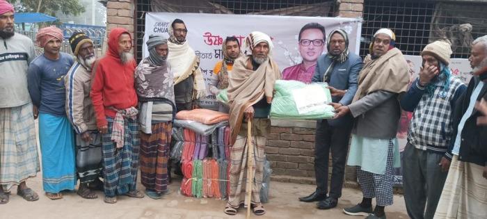 চুয়াডাঙ্গায় তারাদেবী ফাউন্ডেশনের কম্বল বিতরণ