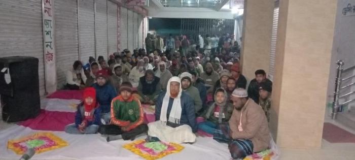 আন্দুলবাড়ীয়ায় ব্যবসায়ীদের উদ্যোগে দোয়া মাহফিল