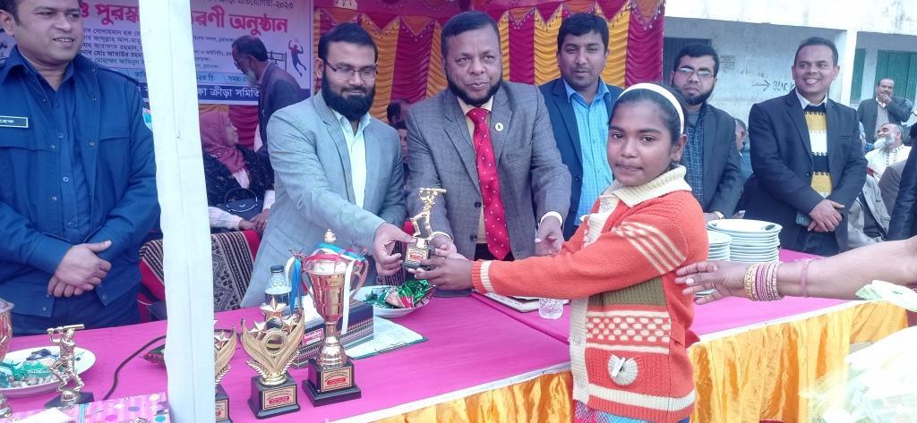 চুয়াডাঙ্গায় আন্তঃস্কুল খেলাধুলার জেলা পর্যায়ের প্রতিযোগিতা ও পুরস্কার বিতরণ অনুষ্ঠানে বক্তারা