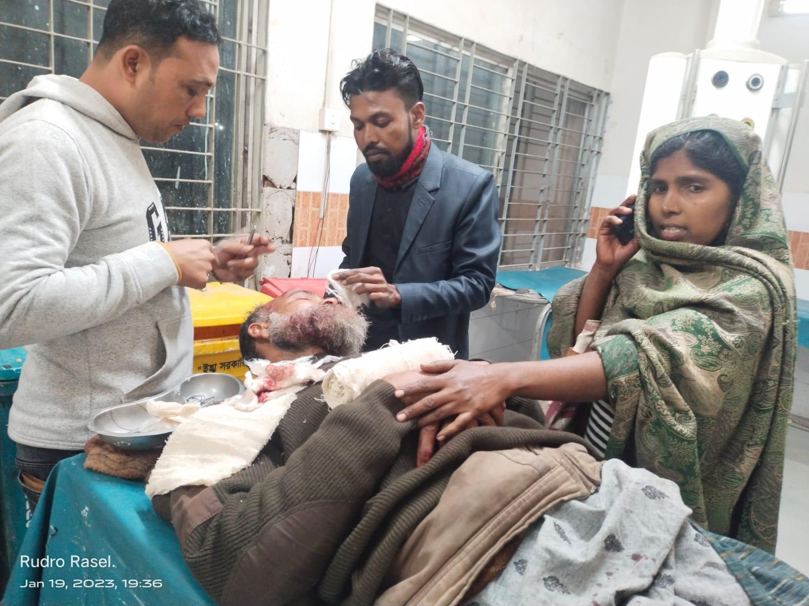 চুয়াডাঙ্গায় ভুট্টাগাছ কাটা নিয়ে দ্বন্দ্বে আহত ৪