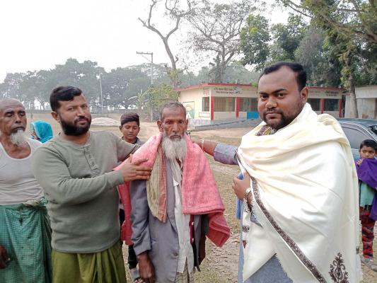 জীবননগর ও মেহেরপুরে কম্বল বিতরণ
