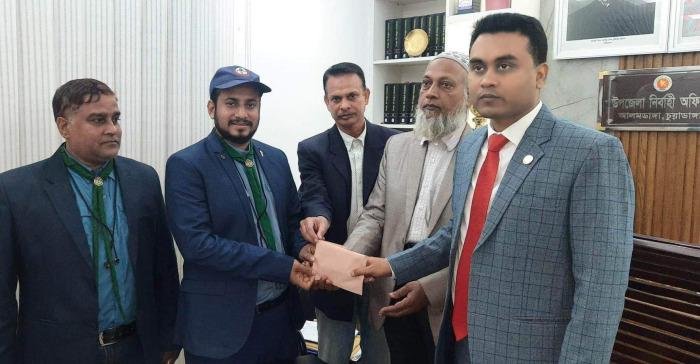 আলমডাঙ্গার তিন প্রতিষ্ঠানকে আর্থিক সহযোগিতা প্রদান