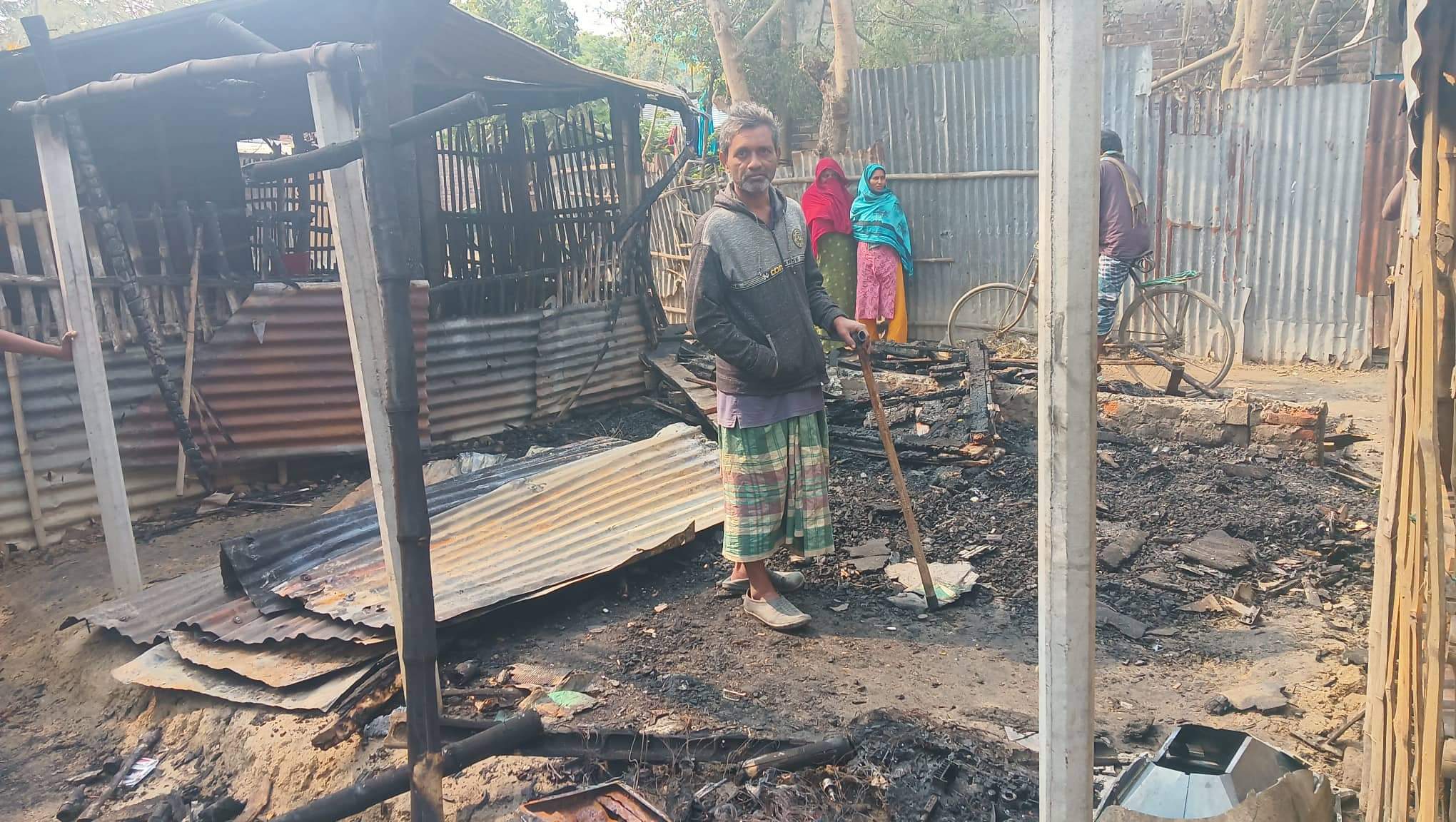 চুয়াডাঙ্গা নতুন বাজার ও মুজিবনগরে দুই দোকানে অগ্নিকান্ড