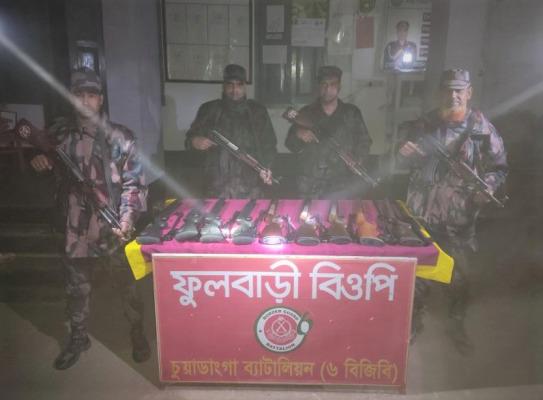 দর্শনা সীমান্তে ৯ এয়ারগান ফেলে ভারতে পালালো চোরাকারবারি