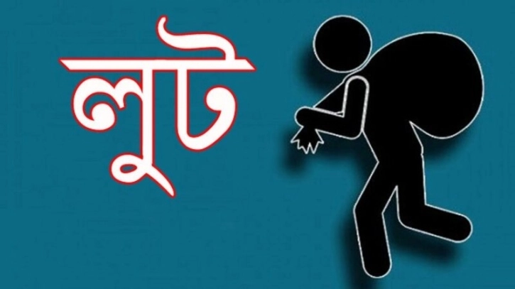 একই রাতে দুই বাড়িতে ডাকাতি, টাকা-স্বর্ণালঙ্কার লুট