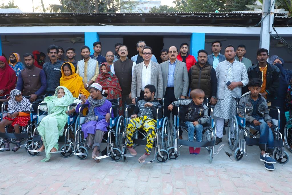 চুয়াডাঙ্গায় হুইল চেয়ার, কম্বল ও আইপিএস বিতরণকালে দিলীপ কুমার আগরওয়ালা